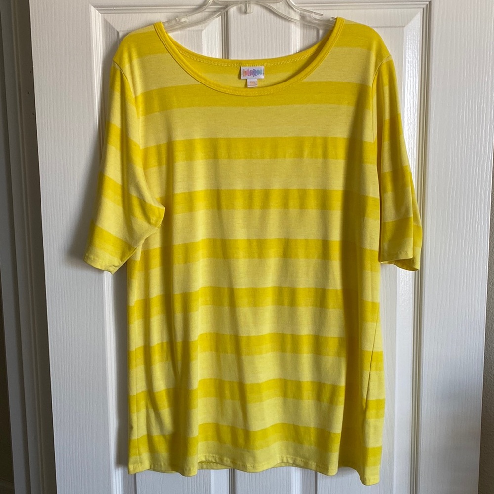 NWOT LulaRoe top